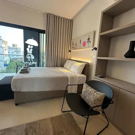 Nesseus Lux - Near Unic & Euc