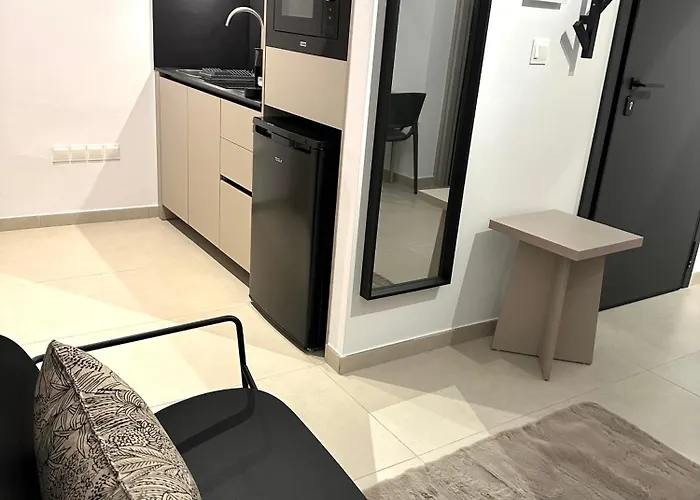 Nesseus Lux - Near Unic & Euc アパート Ayios Dhometios