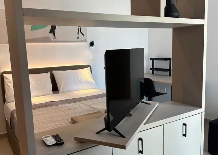 Nesseus Lux - Near Unic & Euc *