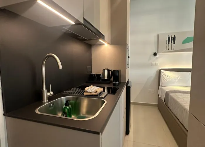 Nesseus Lux - Near Unic & Euc * Ayios Dhometios