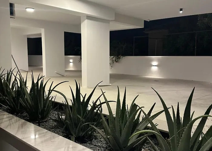 Nesseus Lux - Near Unic & Euc アパート Ayios Dhometios