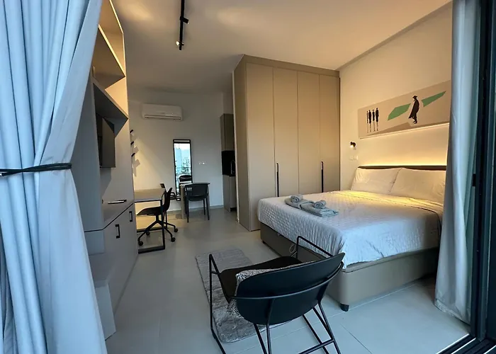 Nesseus Lux - Near Unic & Euc * Ayios Dhometios