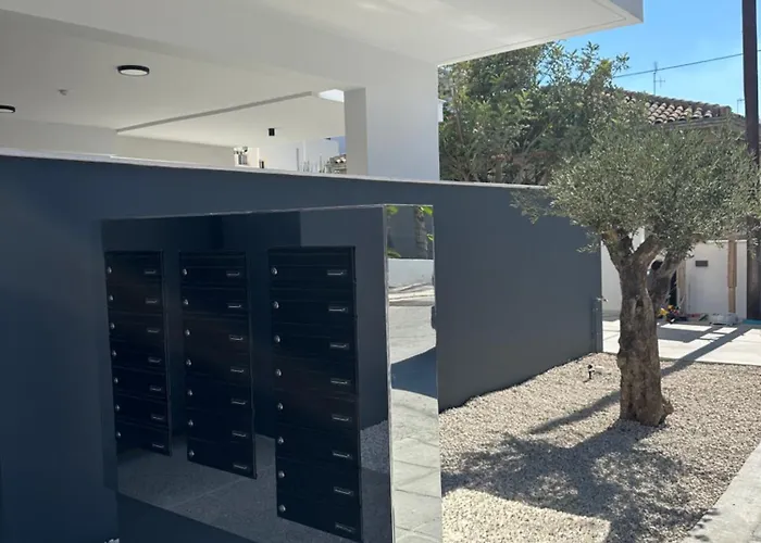 Nesseus Lux - Near Unic & Euc *