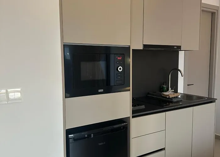 Nesseus Lux - Near Unic & Euc アパート *