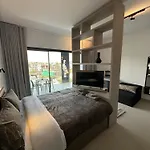 Nesseus Lux - Near Unic & Euc Apartament *