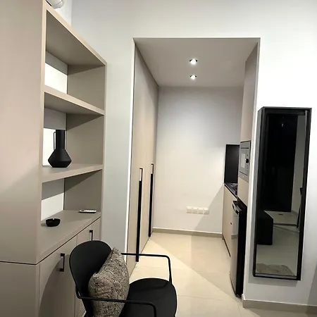 Nesseus Lux - Near Unic & Euc Apartment