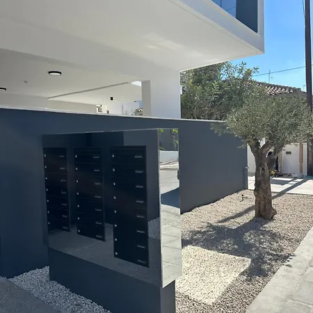 Nesseus Lux - Near Unic & Euc *