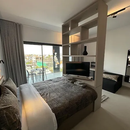 Nesseus Lux - Near Unic & Euc Apartment *