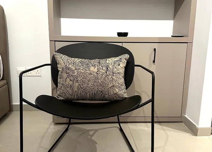 Nesseus Lux - Near Unic & Euc Apartmán