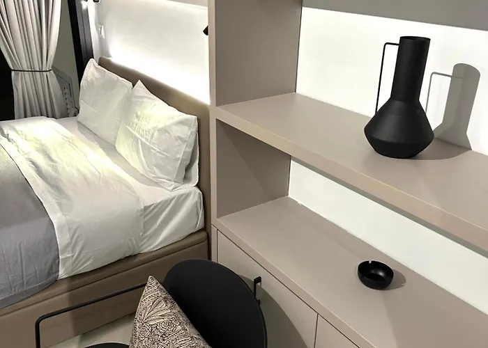 Nesseus Lux - Near Unic & Euc Apartmán *