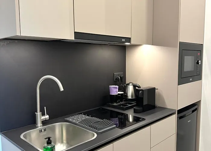 Nesseus Lux - Near Unic & Euc Apartmán