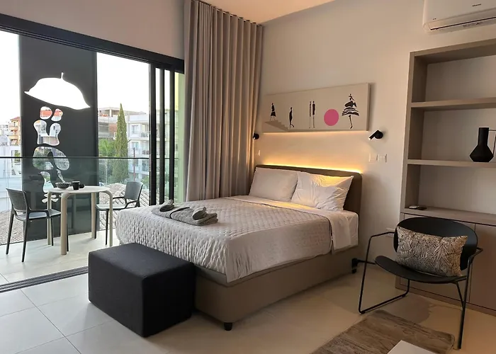 Nesseus Lux - Near Unic & Euc Apartmán