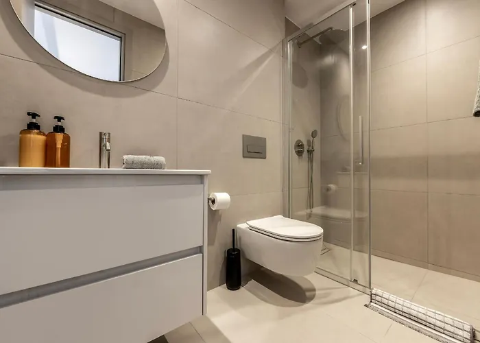 Nesseus Lux - Near Unic & Euc Apartmán *